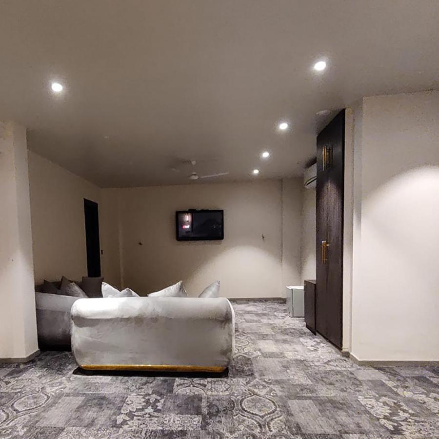 The Saga Hotel Νέο Δελχί Εξωτερικό φωτογραφία